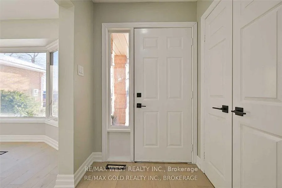 Photo 6 of 48 Regentview Drive, Brampton, Heart Lake East — HOMEH