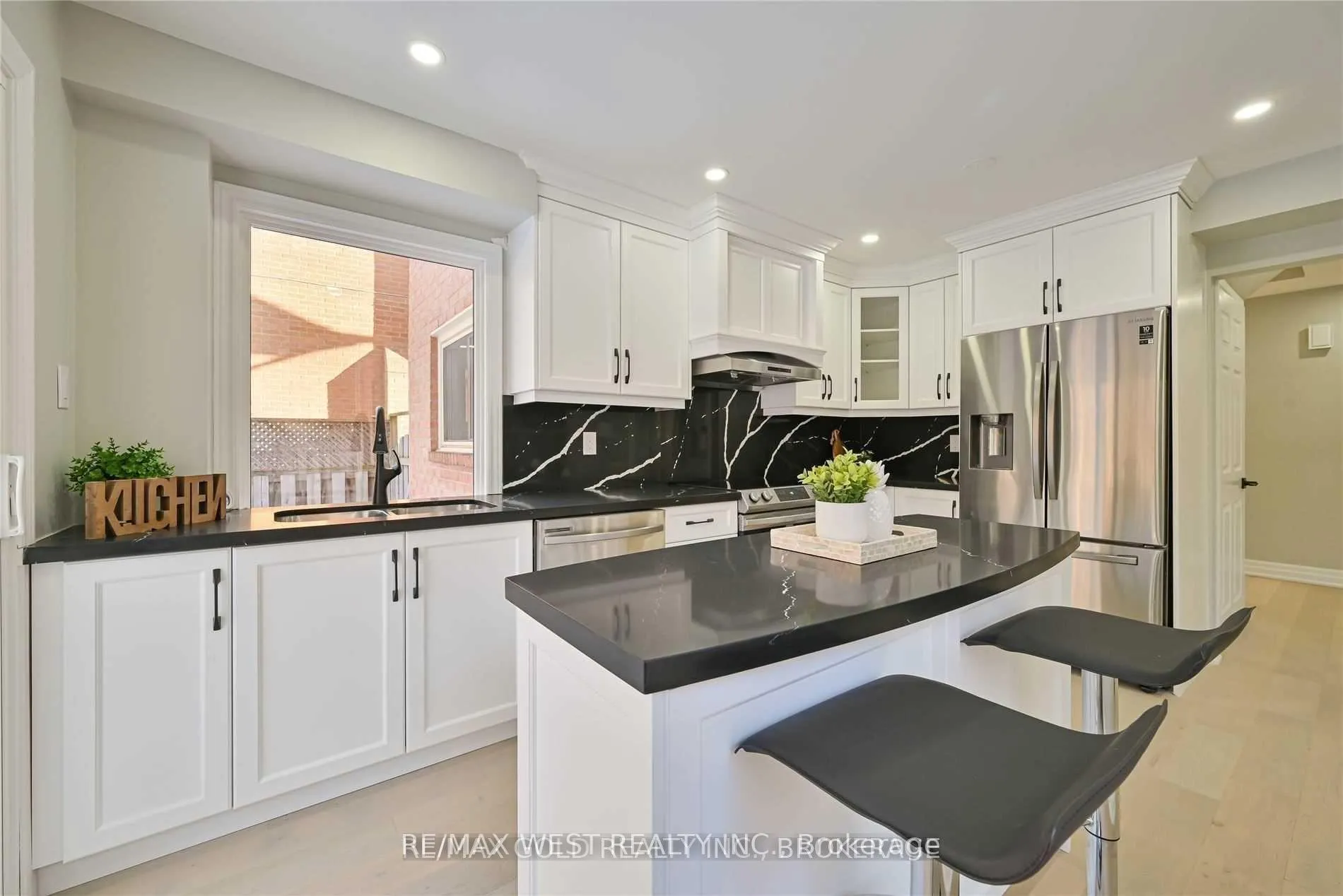 Photo 19 of 48 Regentview Drive, Brampton, Heart Lake East — HOMEH