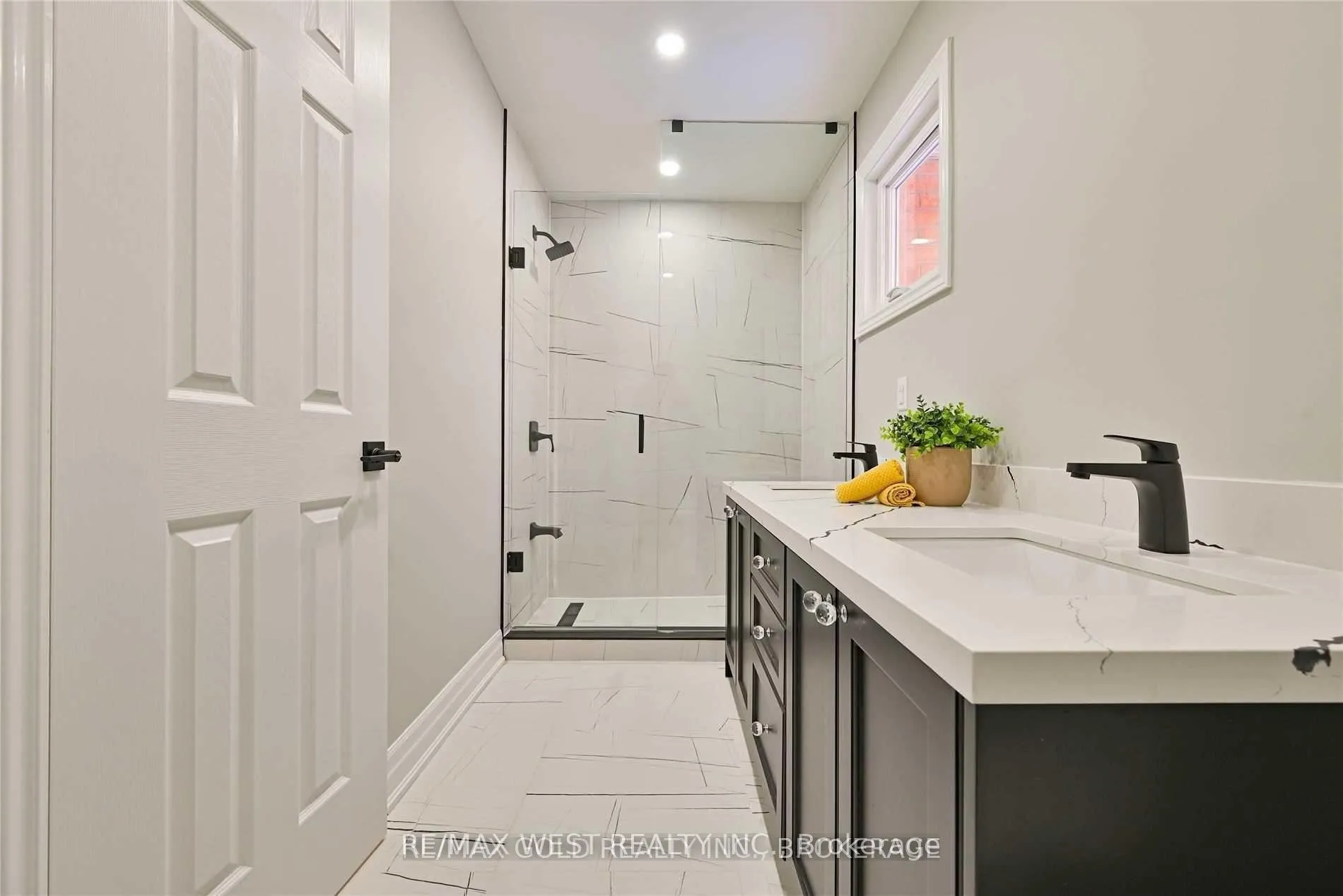 Photo 25 of 48 Regentview Drive, Brampton, Heart Lake East — HOMEH