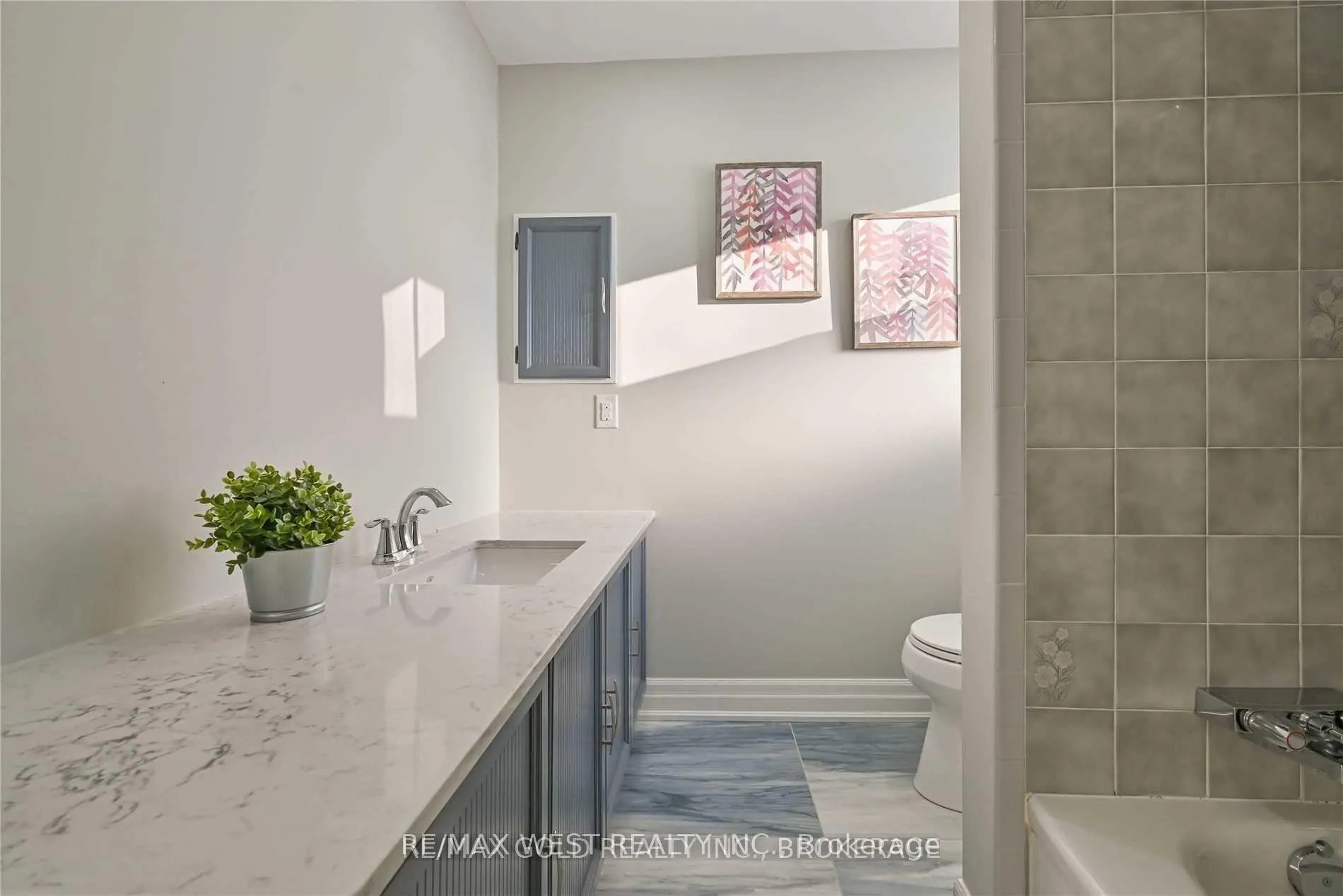 Photo 28 of 48 Regentview Drive, Brampton, Heart Lake East — HOMEH