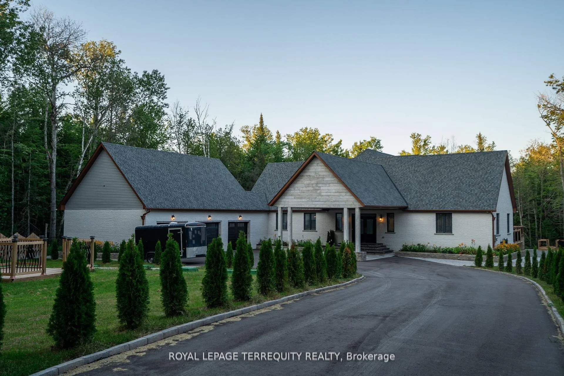 Front of Unit 2, 9411 Concession Road