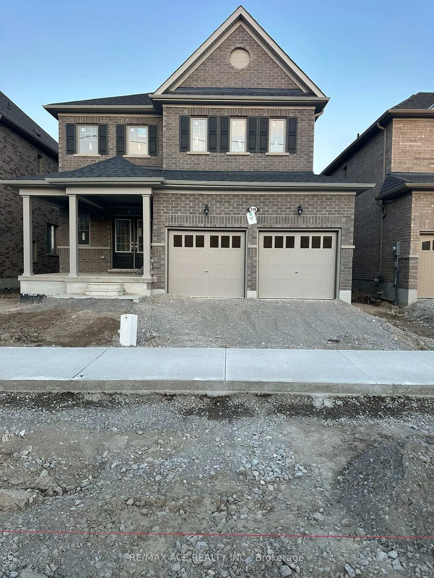 Front of Unit Main, 119 Robin Trail