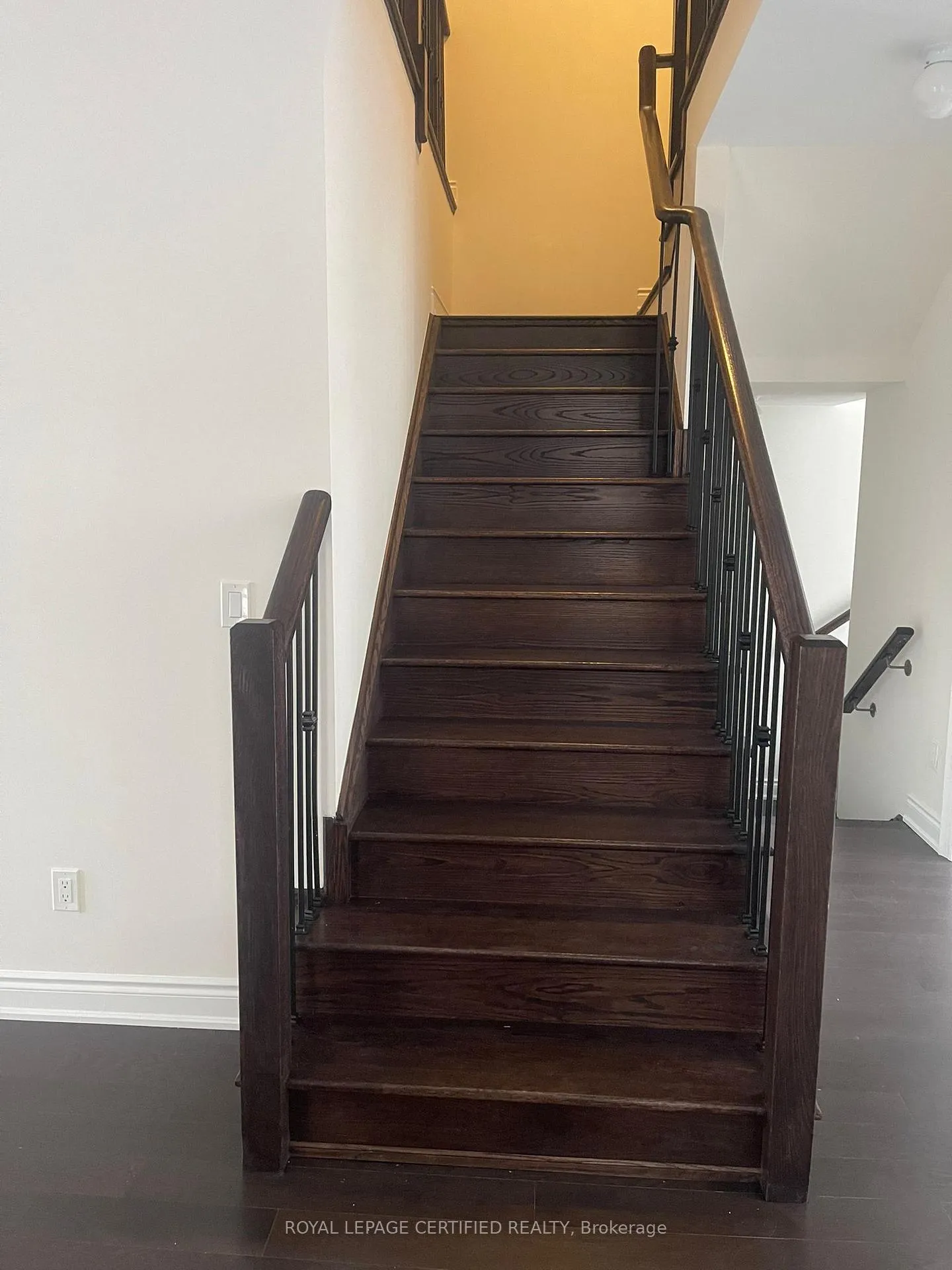 Photo 5 of 1434 Davis Loop, Innisfil, Lefroy — HOMEH