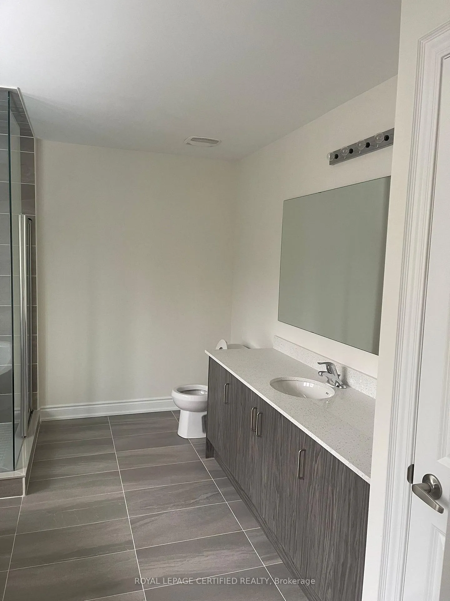 Photo 10 of 1434 Davis Loop, Innisfil, Lefroy — HOMEH