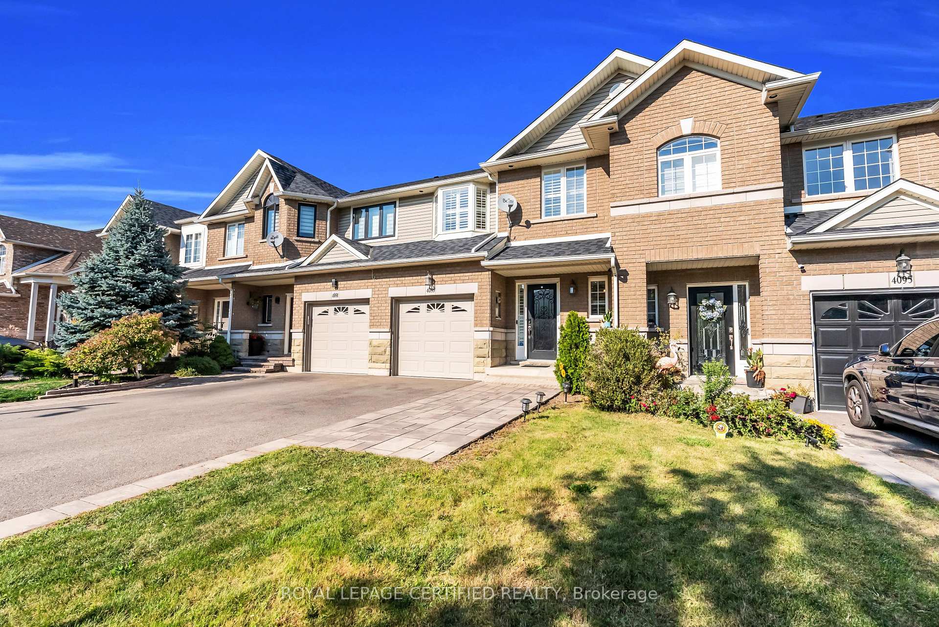 Photo 2 of 4093 Medland Drive, Burlington, Rose — HOMEH