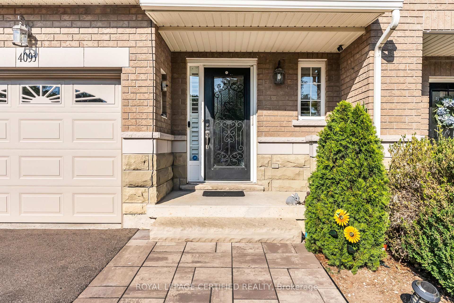 Photo 5 of 4093 Medland Drive, Burlington, Rose — HOMEH