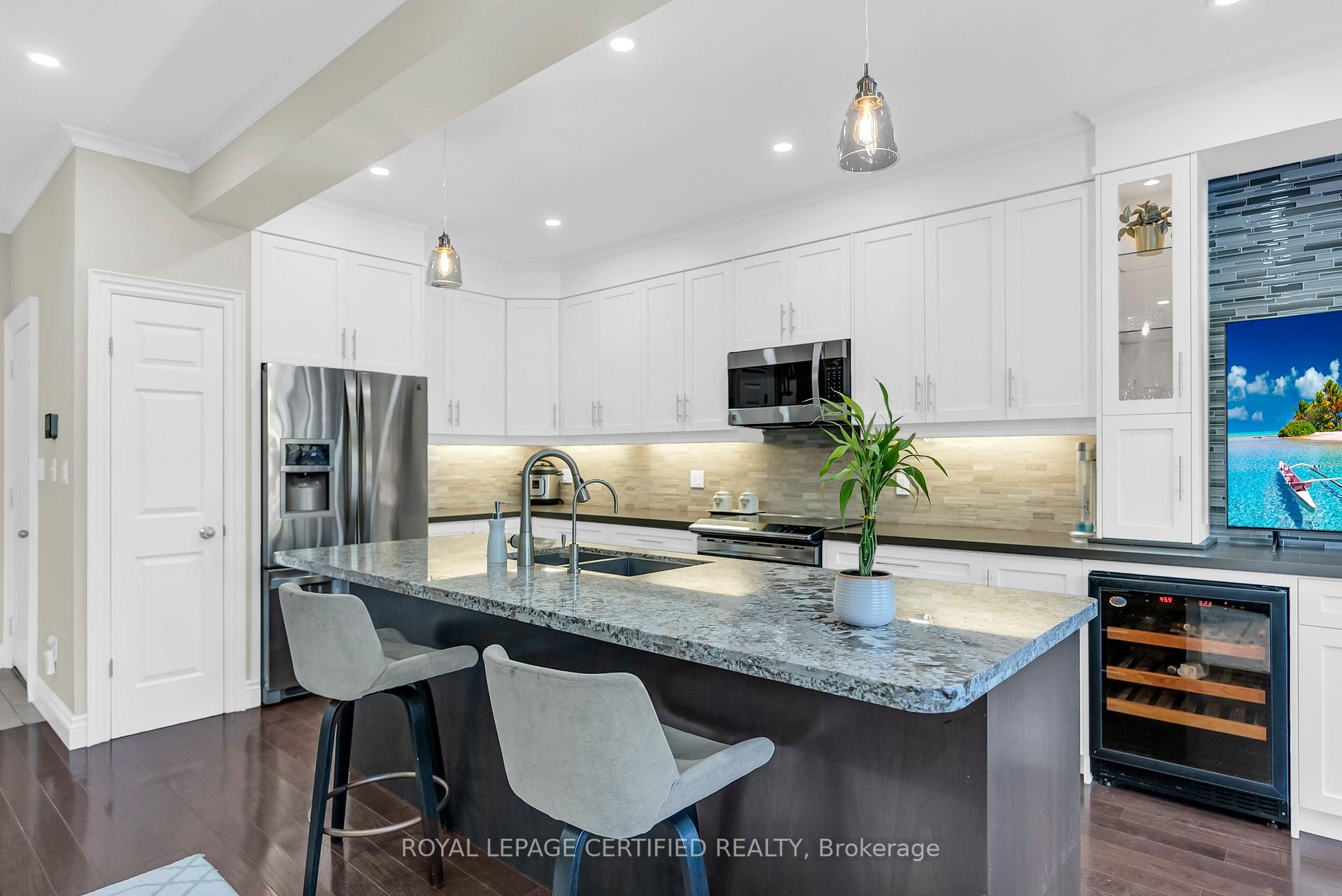 Photo 14 of 4093 Medland Drive, Burlington, Rose — HOMEH