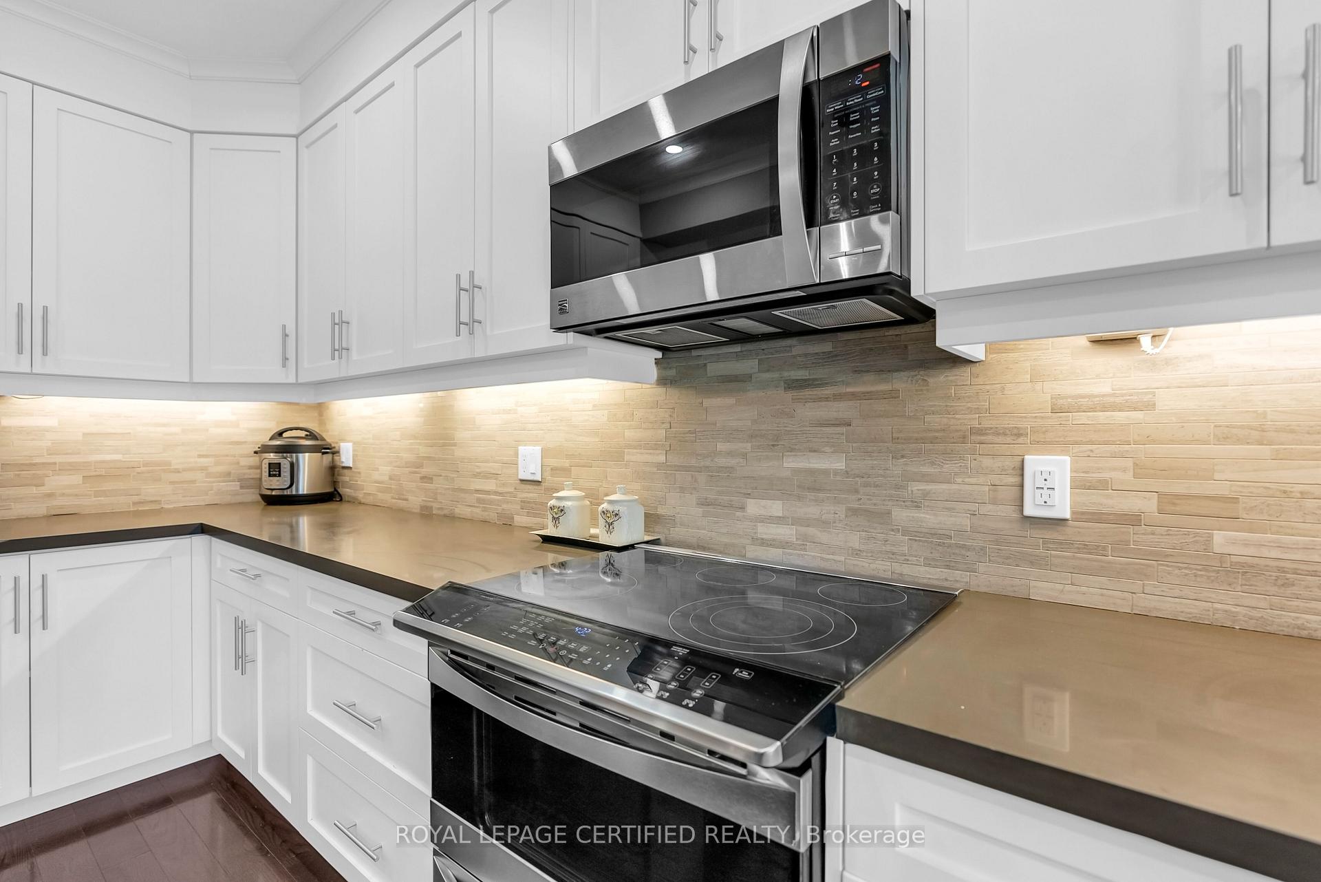 Photo 16 of 4093 Medland Drive, Burlington, Rose — HOMEH