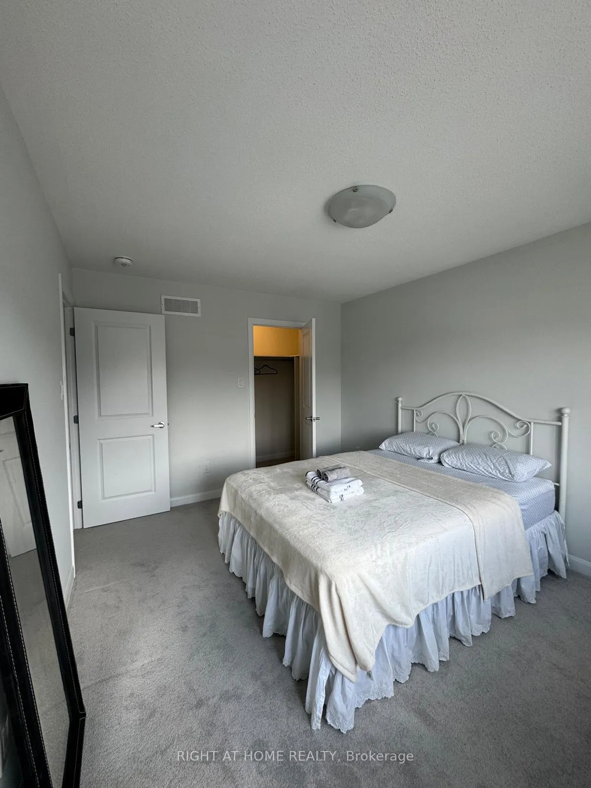 Photo 10 of 841 Cappamore Drive, Ottawa, Barrhaven - Half Moon Bay — HOMEH