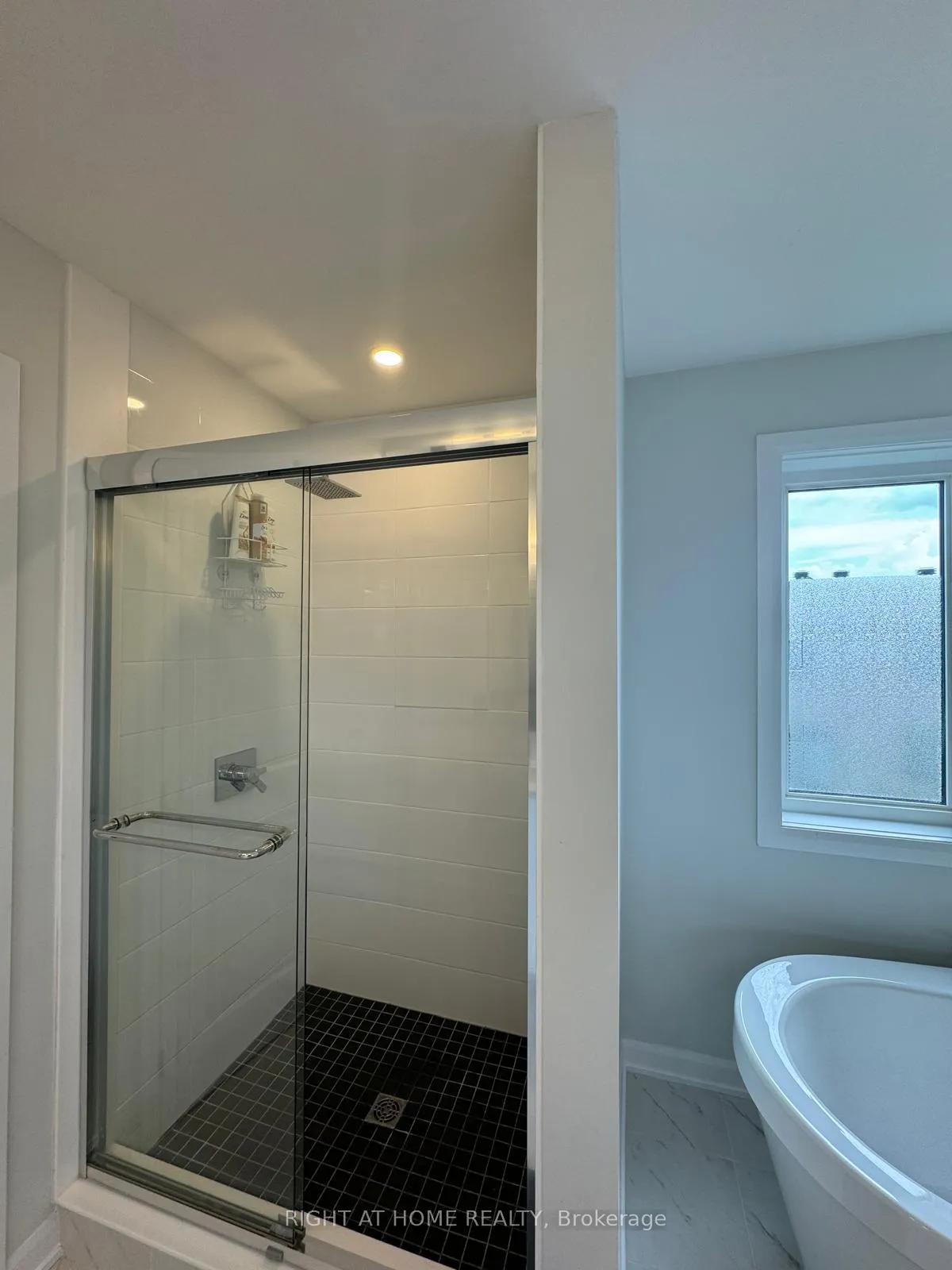 Photo 12 of 841 Cappamore Drive, Ottawa, Barrhaven - Half Moon Bay — HOMEH