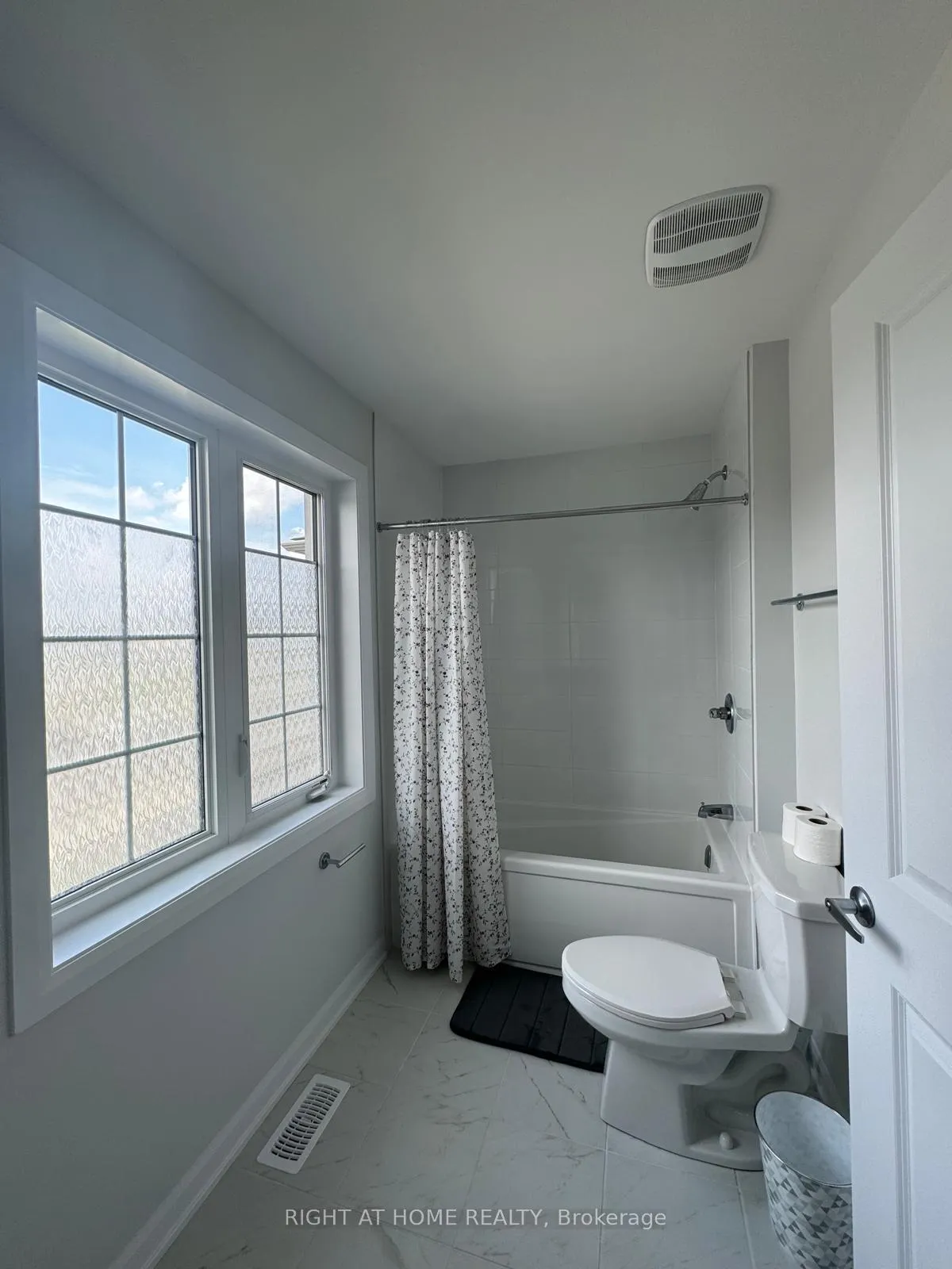 Photo 13 of 841 Cappamore Drive, Ottawa, Barrhaven - Half Moon Bay — HOMEH