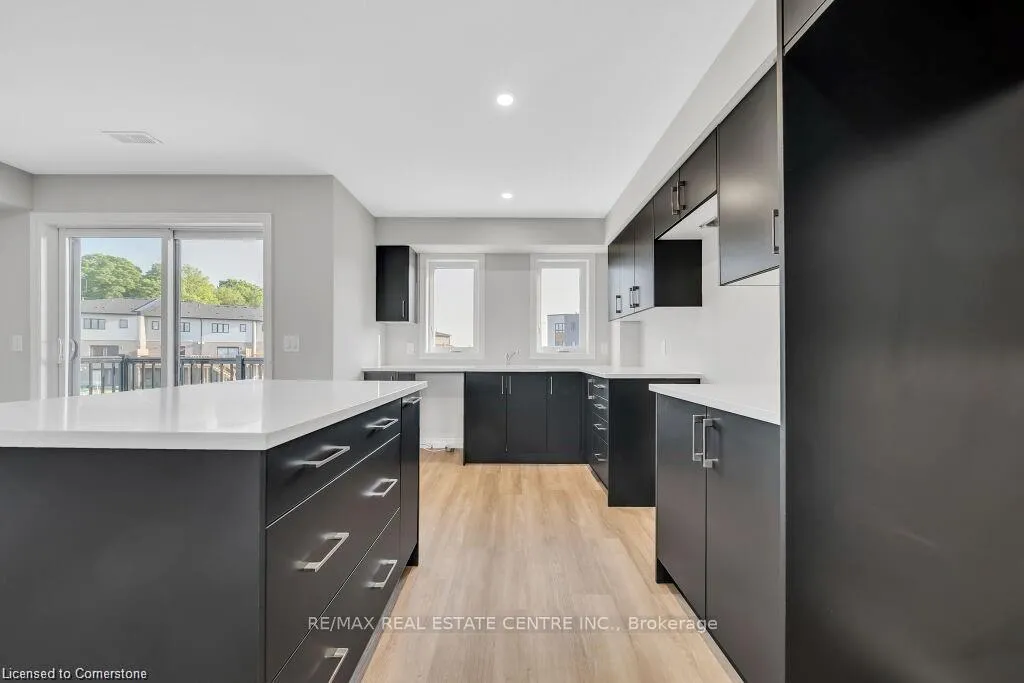 Photo 2 of 273 Chapel Hill Drive, Kitchener — HOMEH