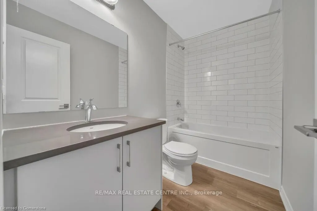 Photo 8 of 273 Chapel Hill Drive, Kitchener — HOMEH