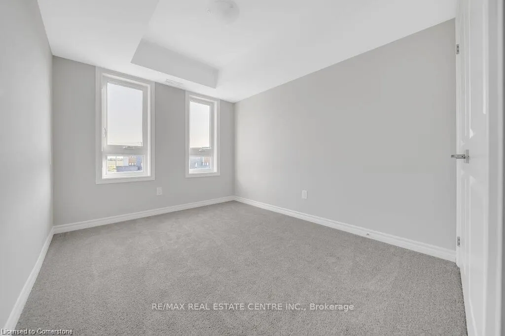 Photo 11 of 273 Chapel Hill Drive, Kitchener — HOMEH