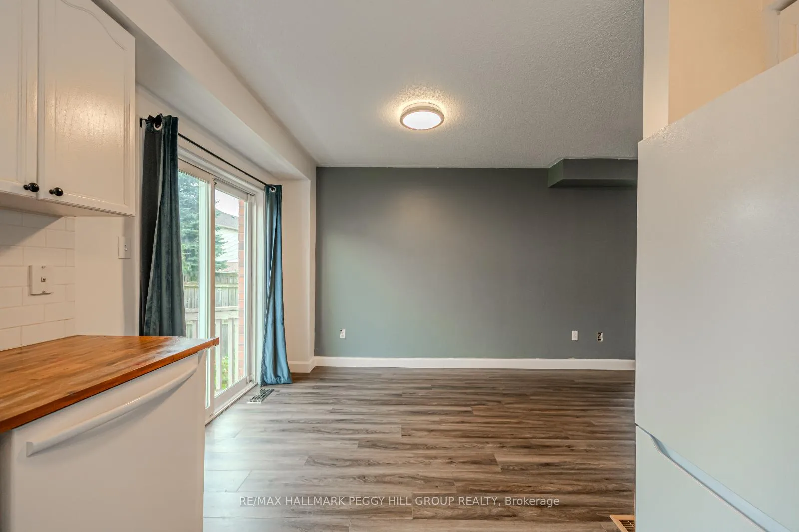 Photo 5 of 87 Pringle Drive, Barrie, Edgehill Drive — HOMEH
