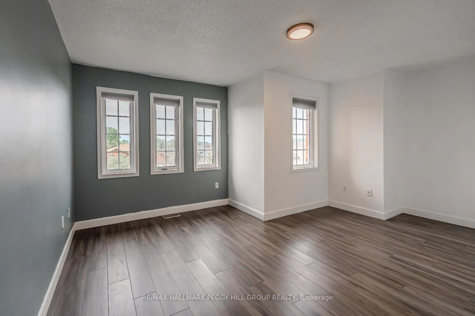 Photo 8 of 87 Pringle Drive, Barrie, Edgehill Drive — HOMEH