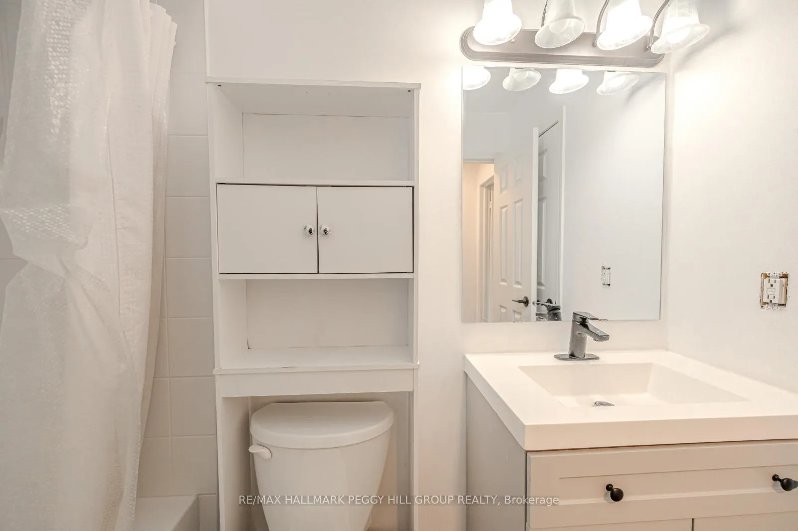 Photo 10 of 87 Pringle Drive, Barrie, Edgehill Drive — HOMEH