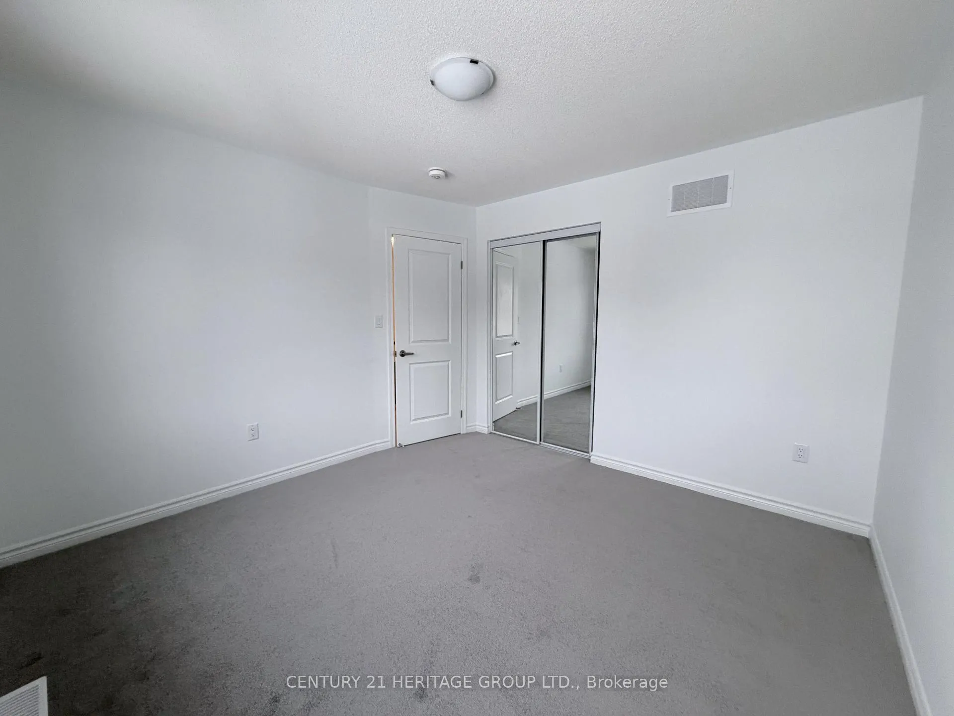 Photo 11 of 94 Vinewood Crescent, Barrie, Rural Barrie Southeast — HOMEH
