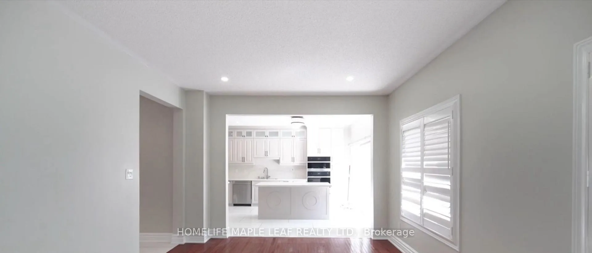 Photo 4 of 25 Belleville Drive, Brampton, Vales of Castlemore — HOMEH