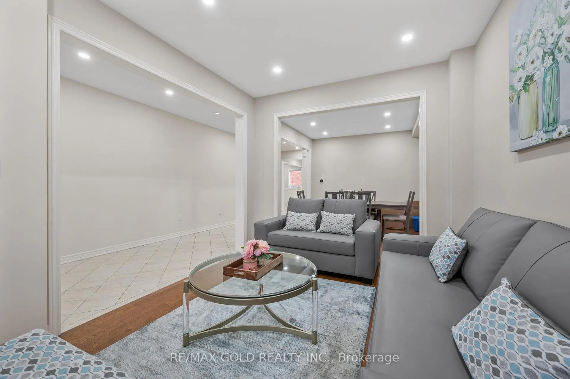 Photo 4 of 68 Lyndbrook Crescent, Brampton, Bram East — HOMEH
