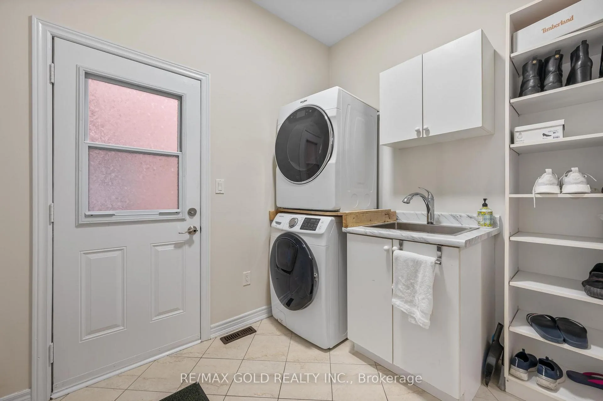 Photo 11 of 68 Lyndbrook Crescent, Brampton, Bram East — HOMEH
