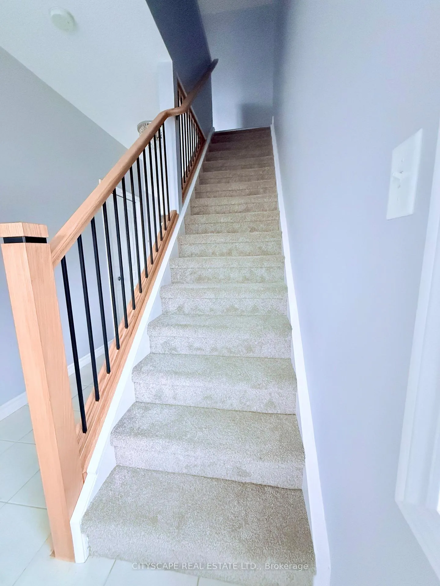 Photo 3 of 156 Hardcastle Drive, Cambridge — HOMEH