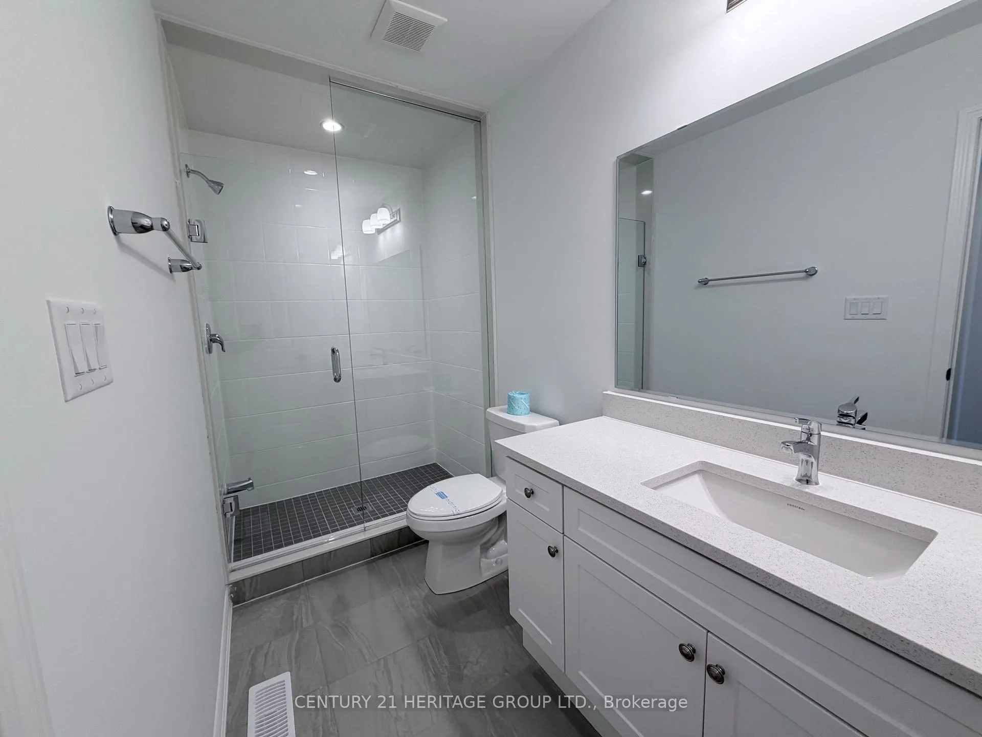Photo 9 of 92 Vinewood Crescent, Barrie, Rural Barrie Southeast — HOMEH