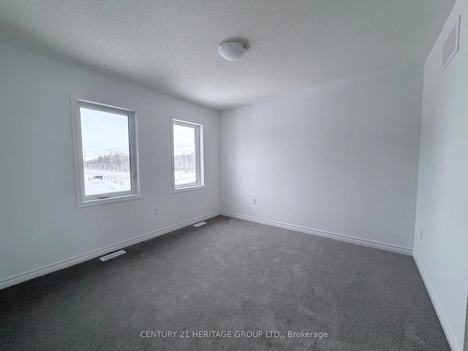 Photo 14 of 92 Vinewood Crescent, Barrie, Rural Barrie Southeast — HOMEH