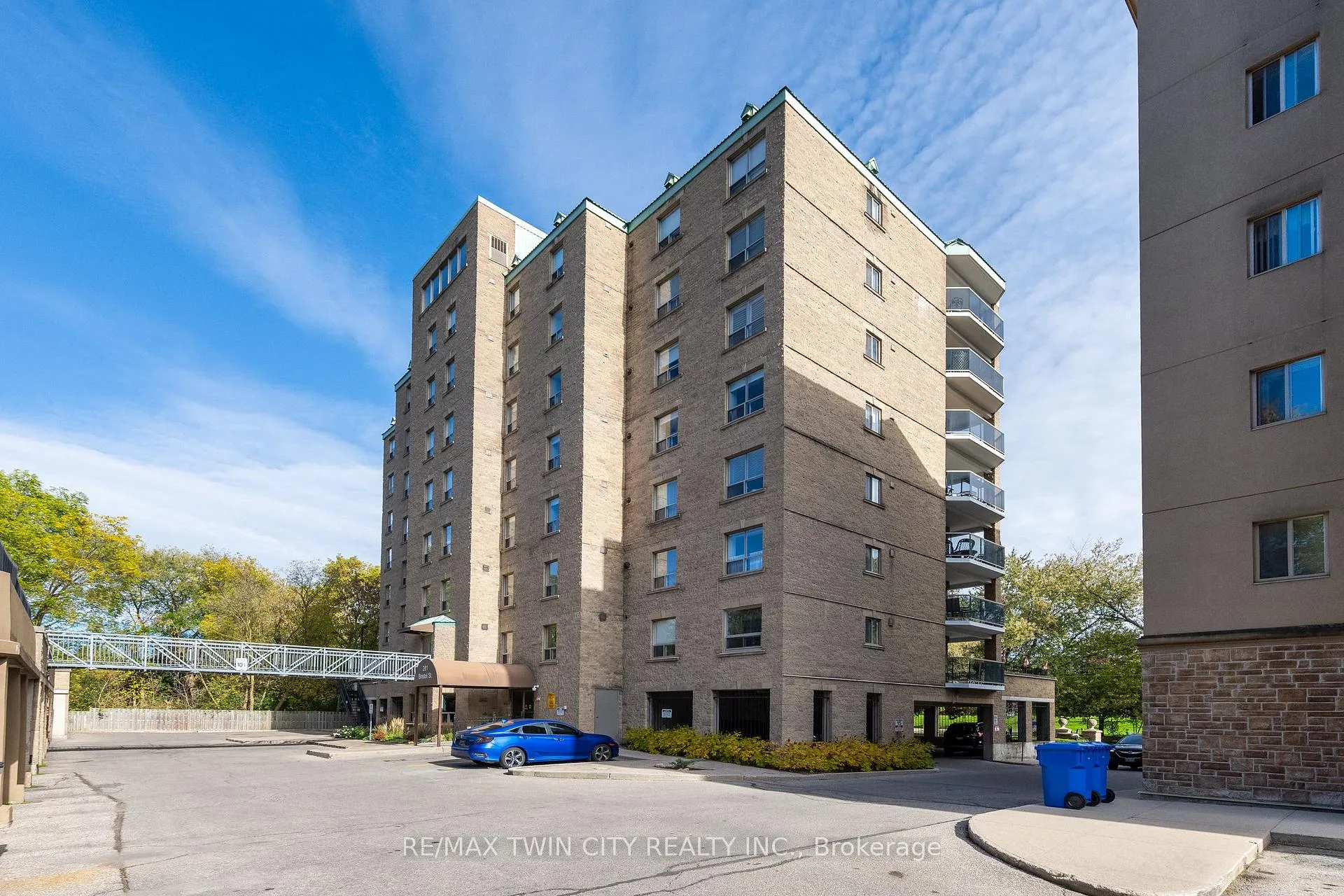 Photo 4 of Unit 404, 281 Bristol Street, Guelph, Junction/Onward Willow — HOMEH