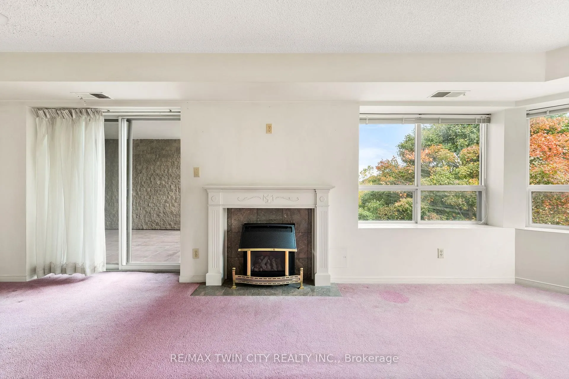 Photo 13 of Unit 404, 281 Bristol Street, Guelph, Junction/Onward Willow — HOMEH