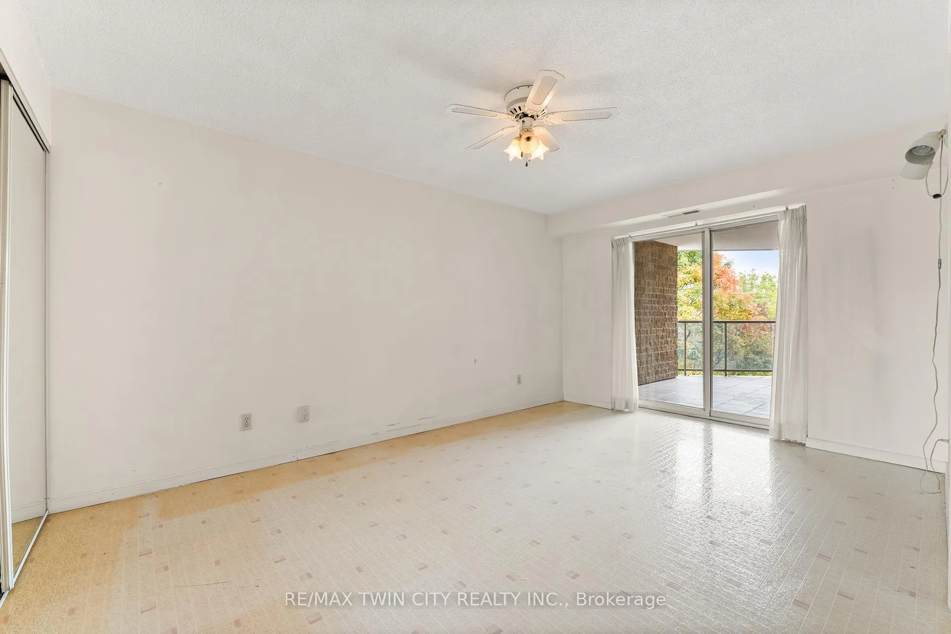 Photo 21 of Unit 404, 281 Bristol Street, Guelph, Junction/Onward Willow — HOMEH