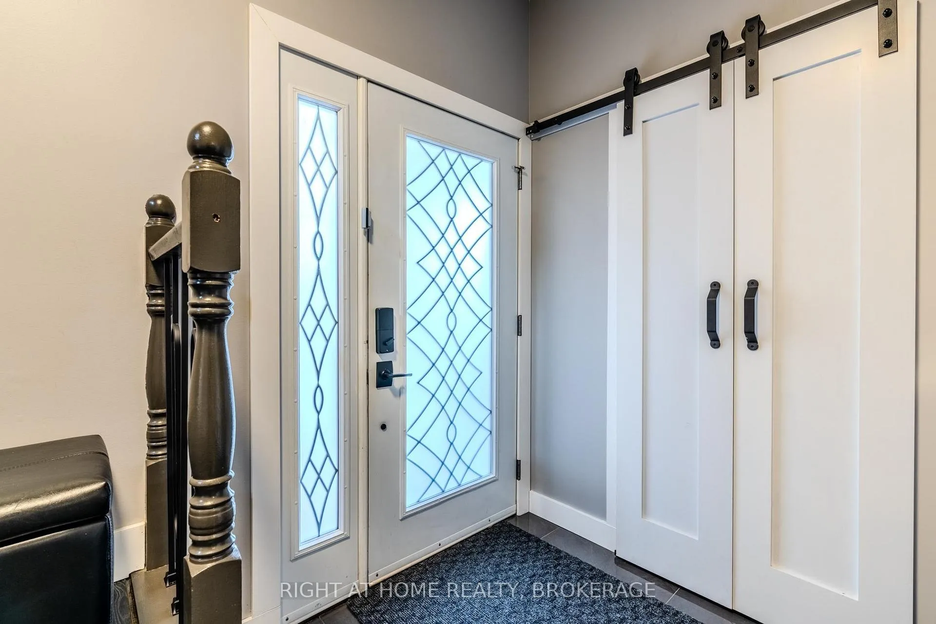 Photo 3 of 42 Drakes Drive, Hamilton, Stoney Creek — HOMEH