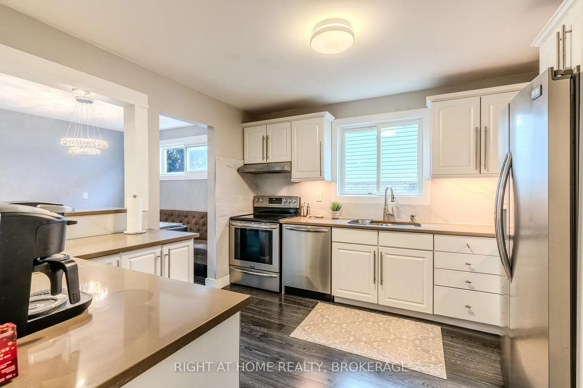 Photo 9 of 42 Drakes Drive, Hamilton, Stoney Creek — HOMEH