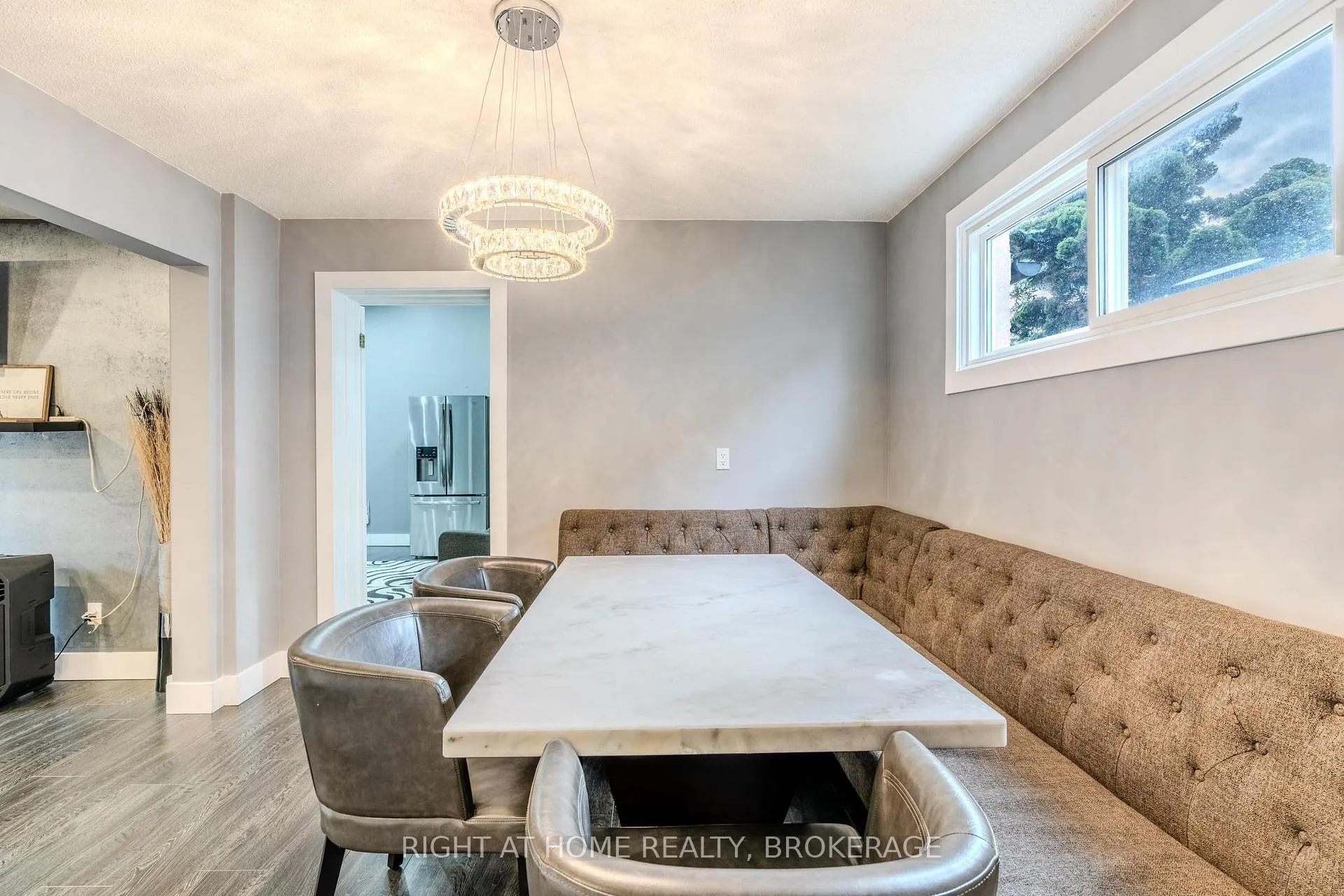 Photo 13 of 42 Drakes Drive, Hamilton, Stoney Creek — HOMEH