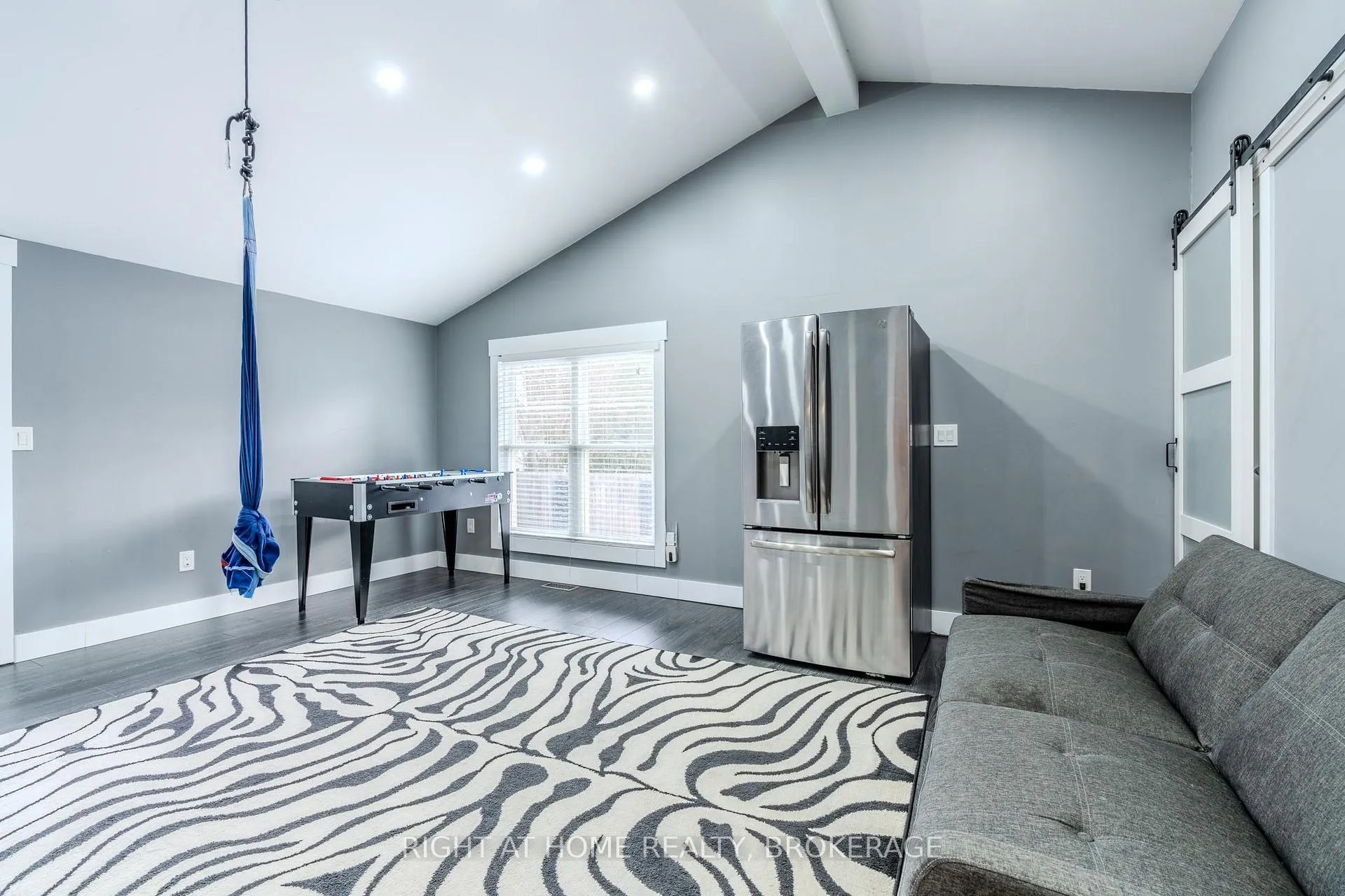 Photo 15 of 42 Drakes Drive, Hamilton, Stoney Creek — HOMEH