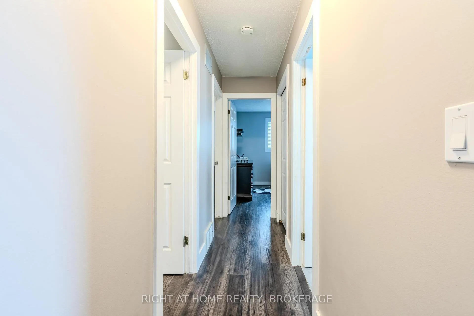 Photo 22 of 42 Drakes Drive, Hamilton, Stoney Creek — HOMEH