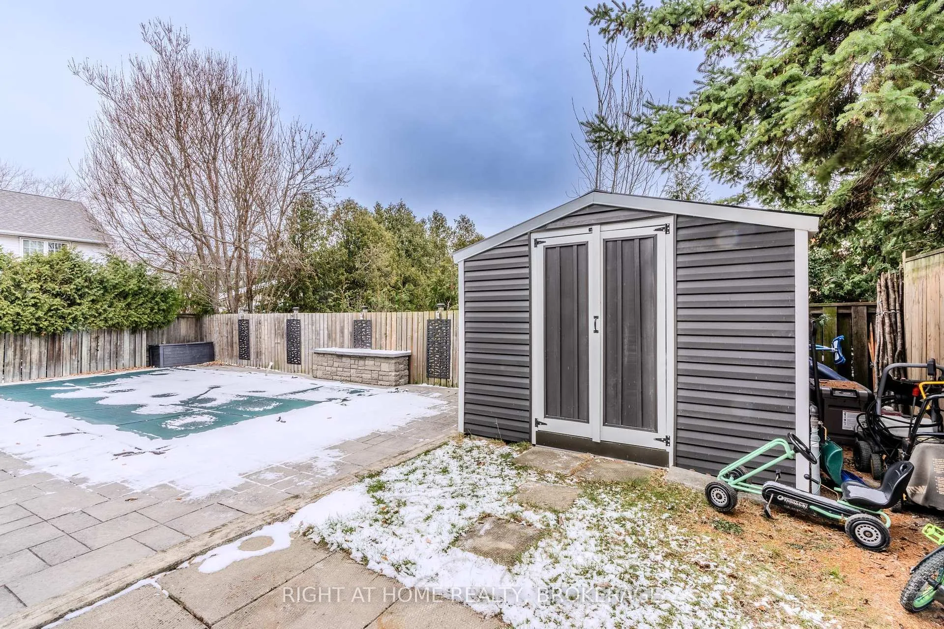 Photo 28 of 42 Drakes Drive, Hamilton, Stoney Creek — HOMEH