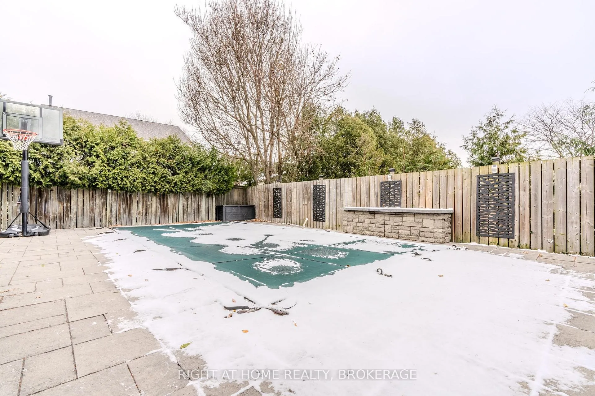 Photo 29 of 42 Drakes Drive, Hamilton, Stoney Creek — HOMEH