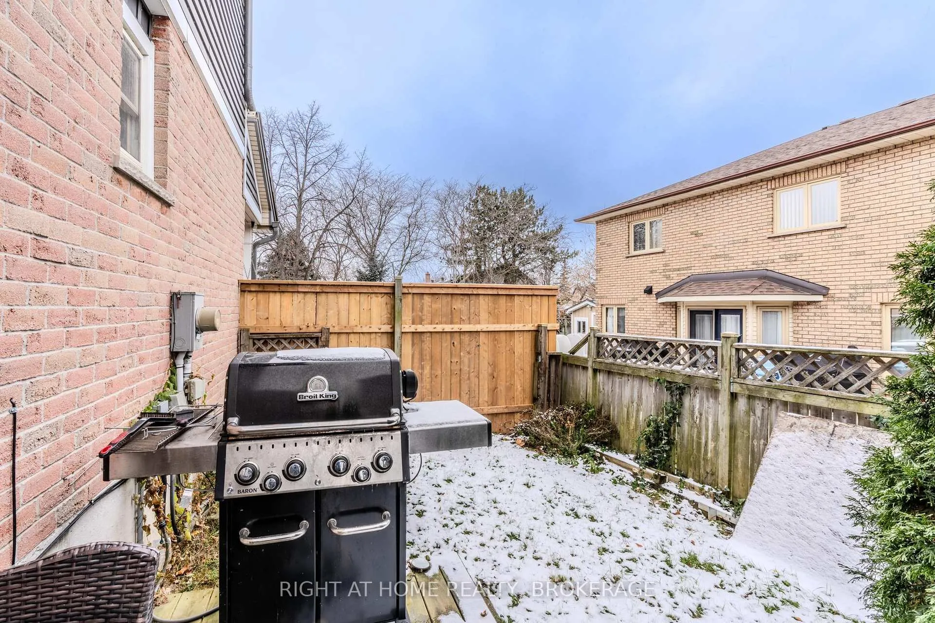 Photo 32 of 42 Drakes Drive, Hamilton, Stoney Creek — HOMEH