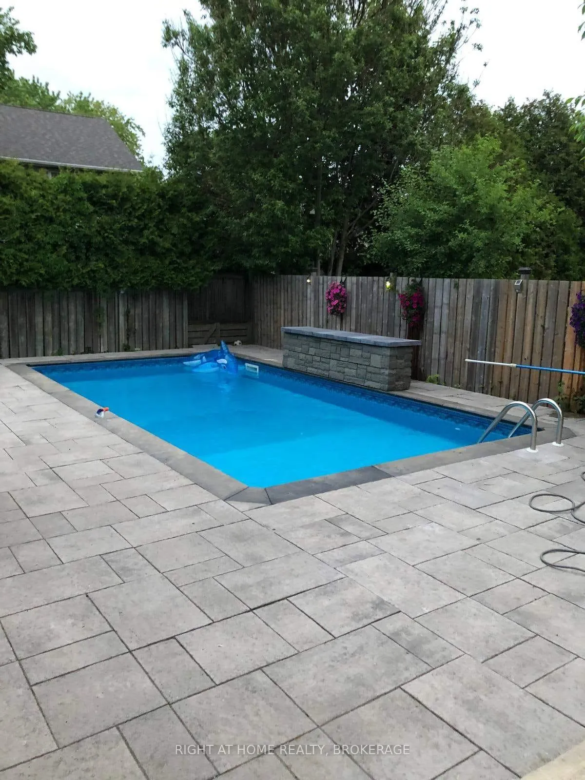 Photo 33 of 42 Drakes Drive, Hamilton, Stoney Creek — HOMEH