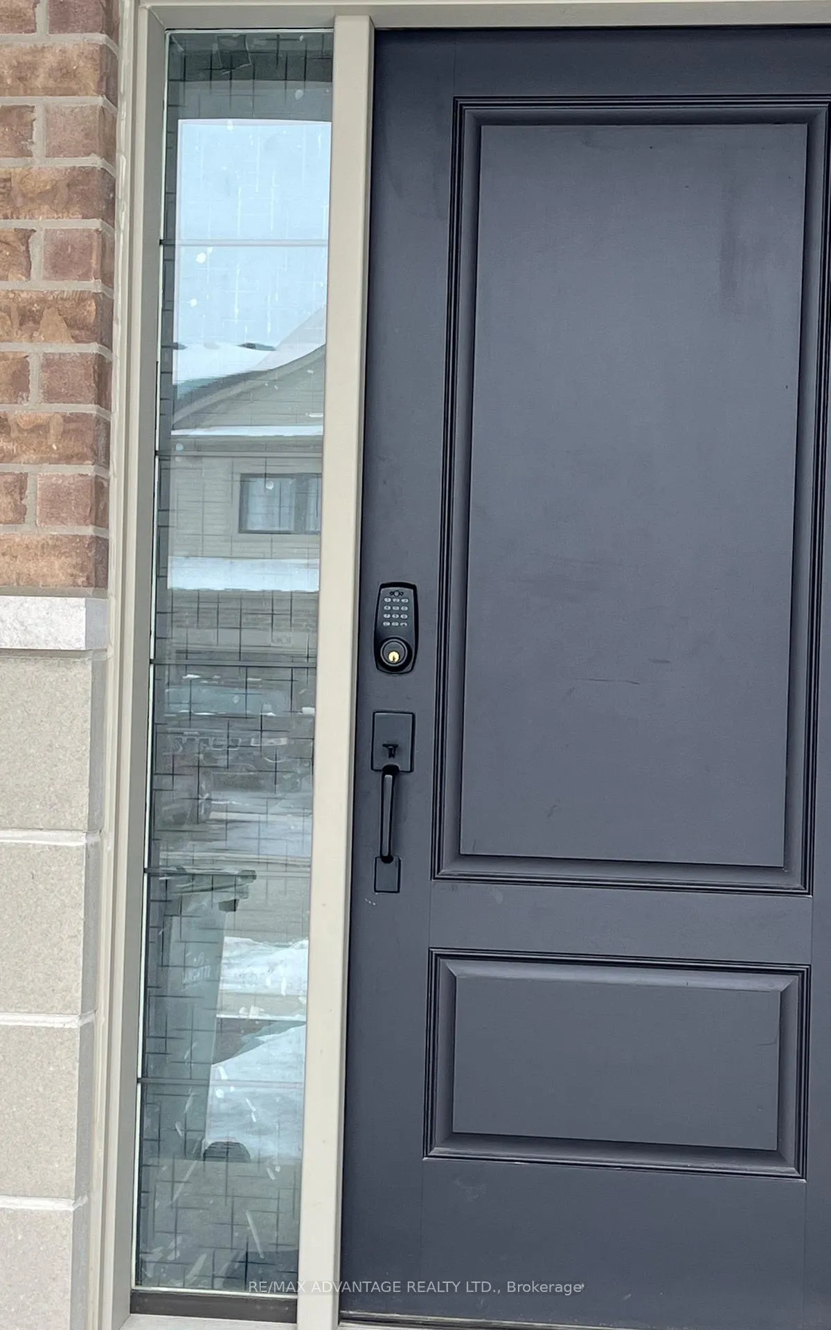 Photo 3 of 107 Cortland Terrace, St. Thomas — HOMEH