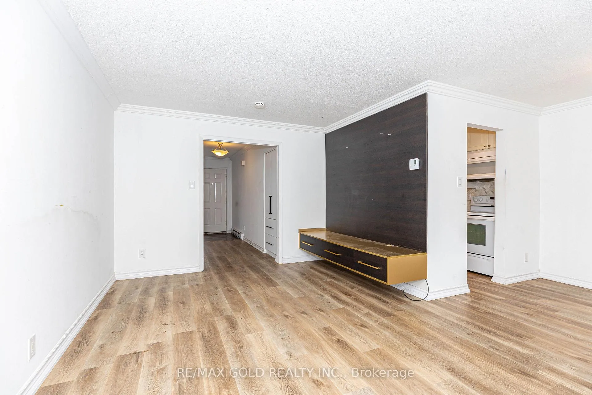 Photo 8 of 20 Harper Way, Markham, Aileen-Willowbrook — HOMEH