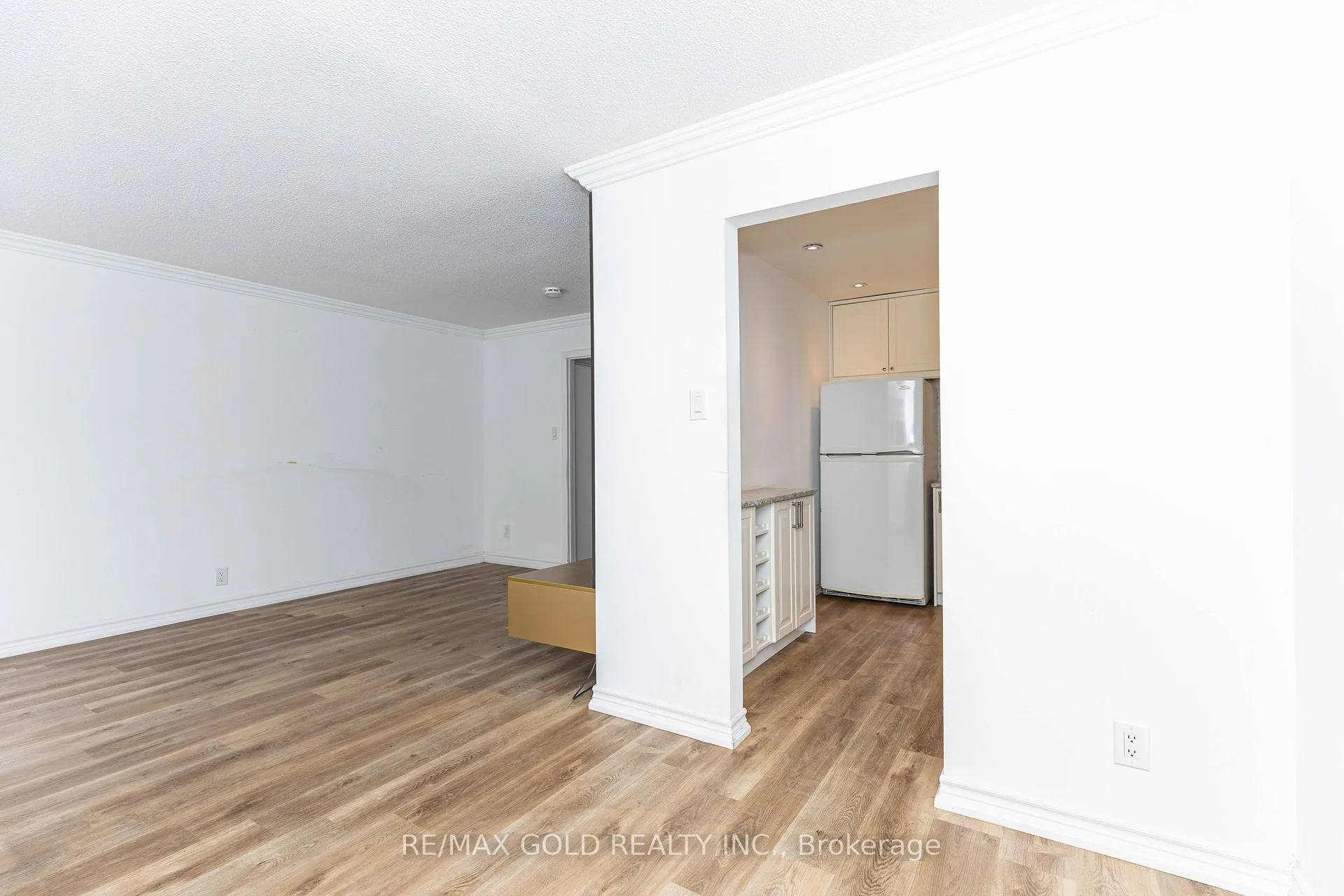 Photo 14 of 20 Harper Way, Markham, Aileen-Willowbrook — HOMEH