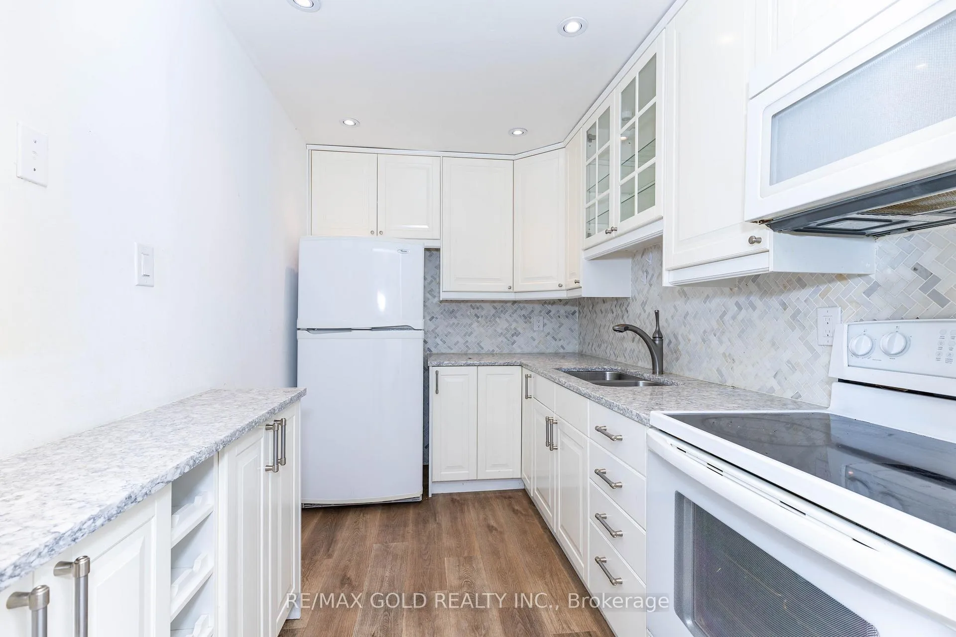 Photo 16 of 20 Harper Way, Markham, Aileen-Willowbrook — HOMEH