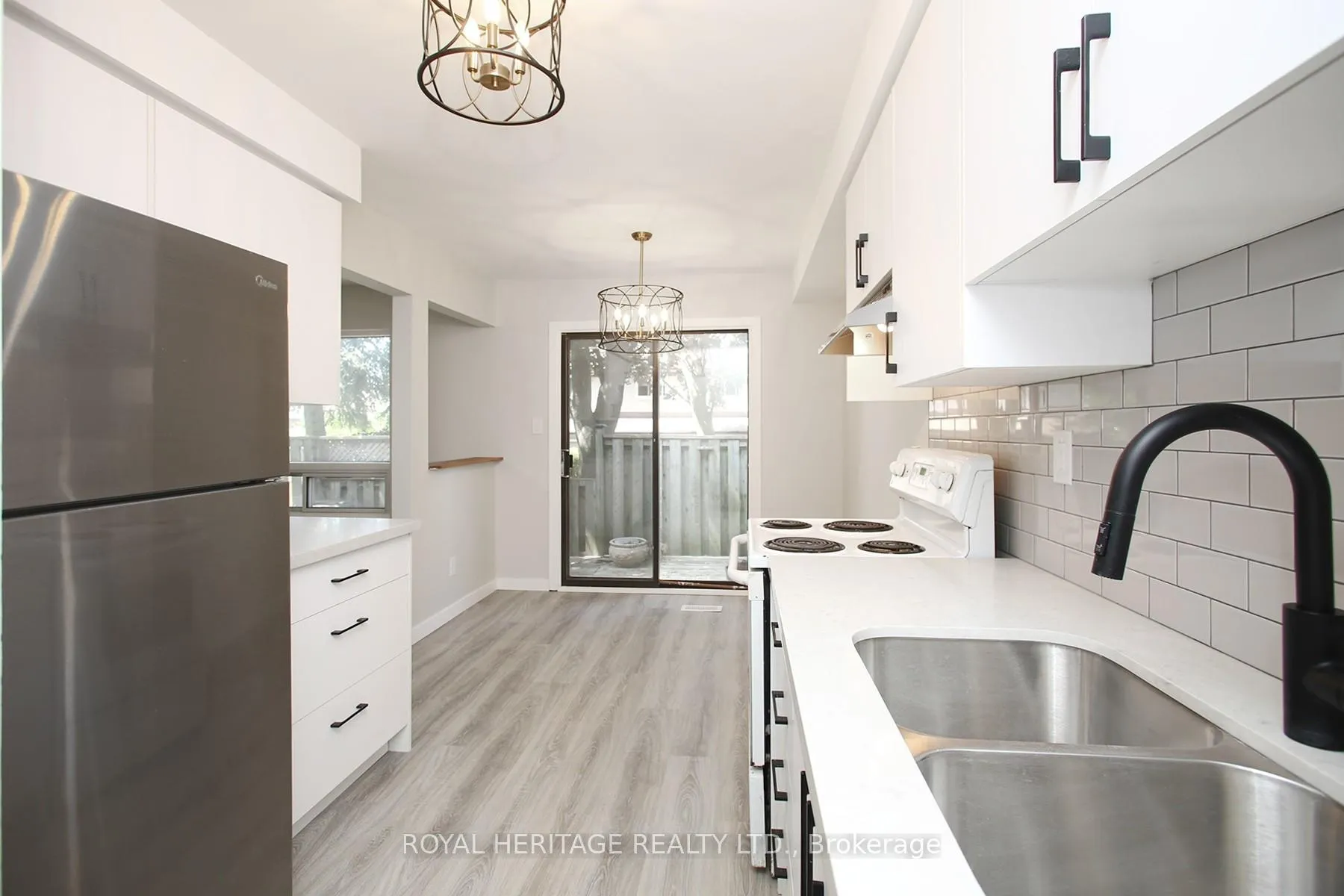 Photo 2 of 27 Parker Crescent, Ajax, South East — HOMEH