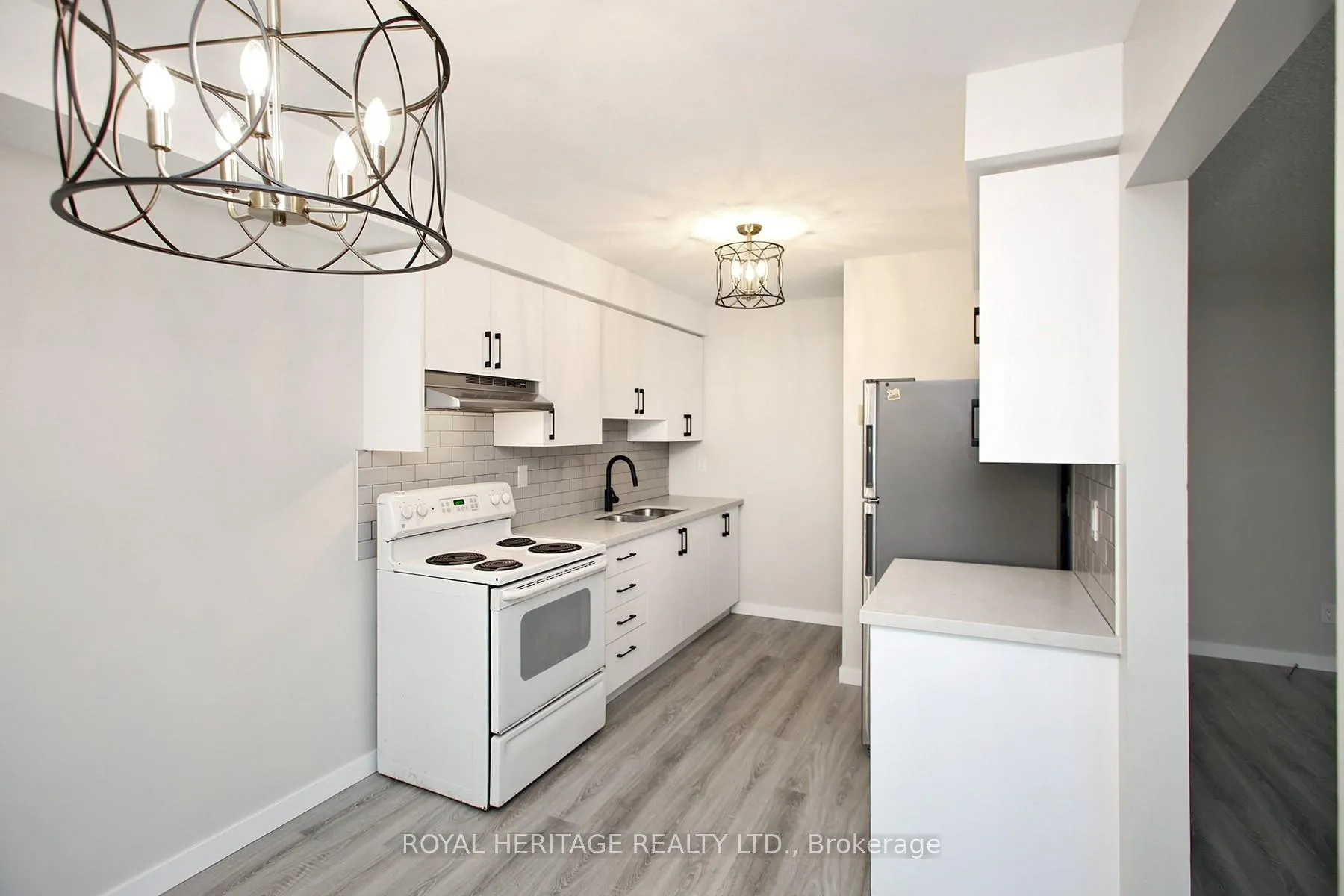 Photo 3 of 27 Parker Crescent, Ajax, South East — HOMEH