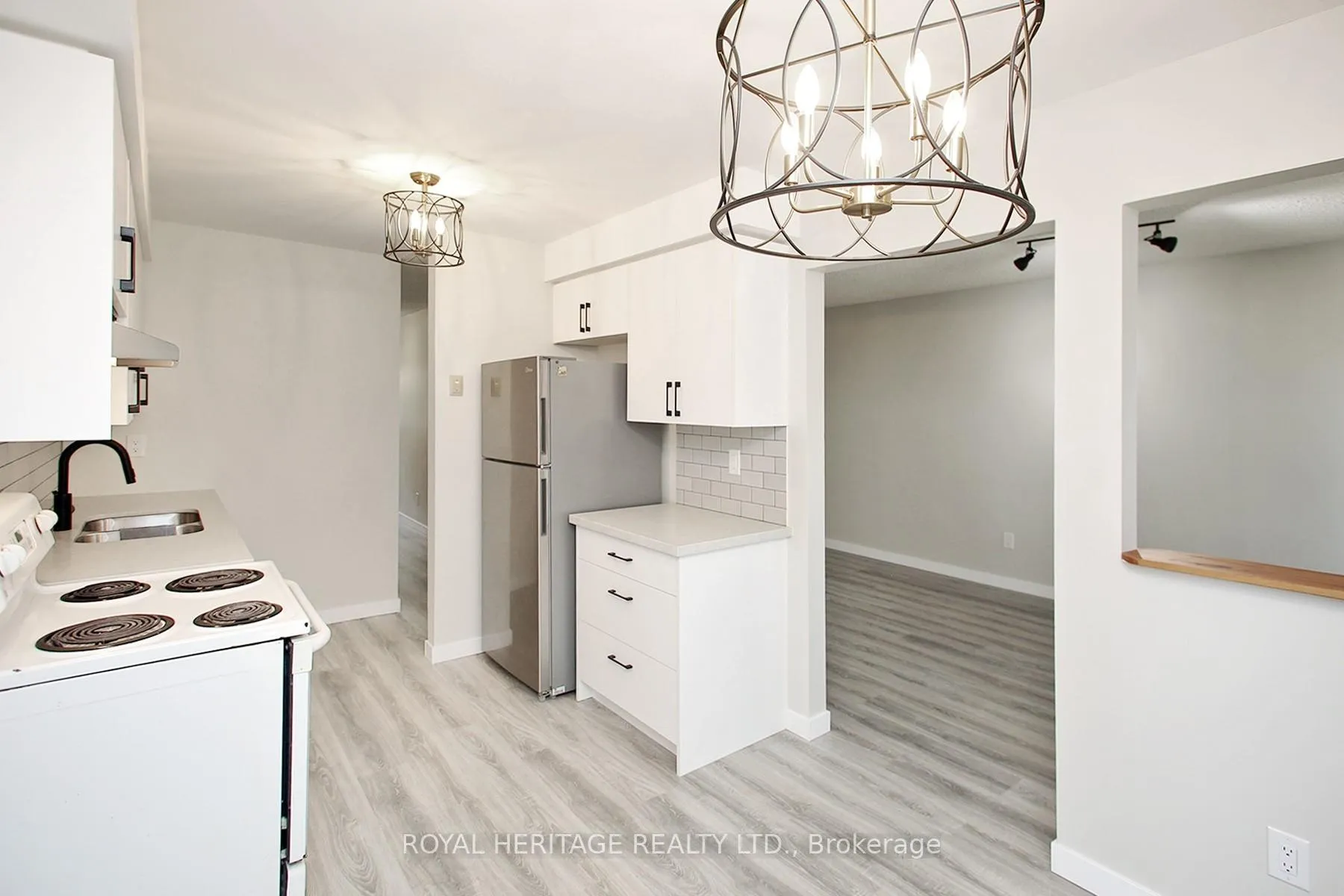 Photo 5 of 27 Parker Crescent, Ajax, South East — HOMEH
