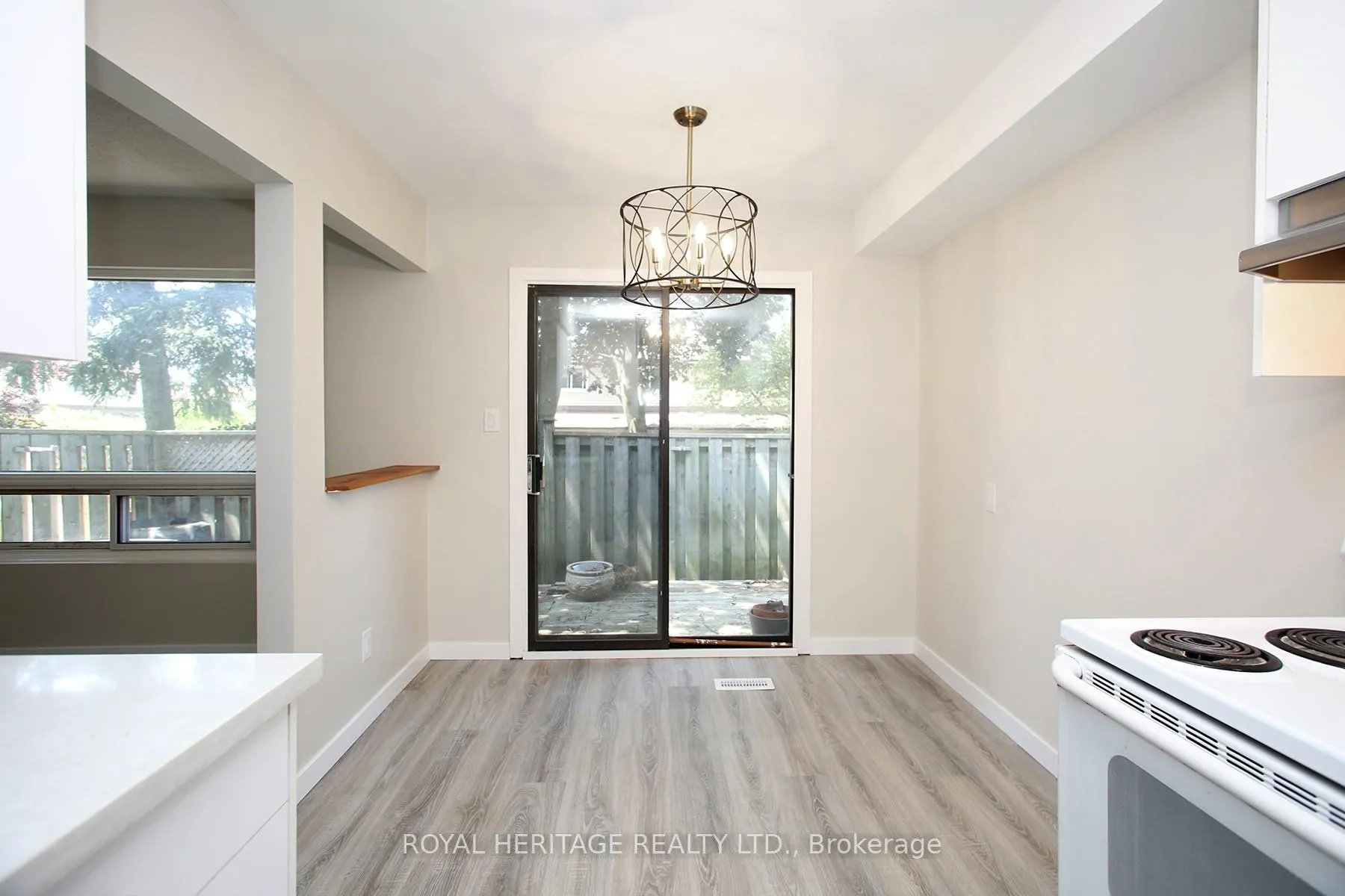 Photo 7 of 27 Parker Crescent, Ajax, South East — HOMEH