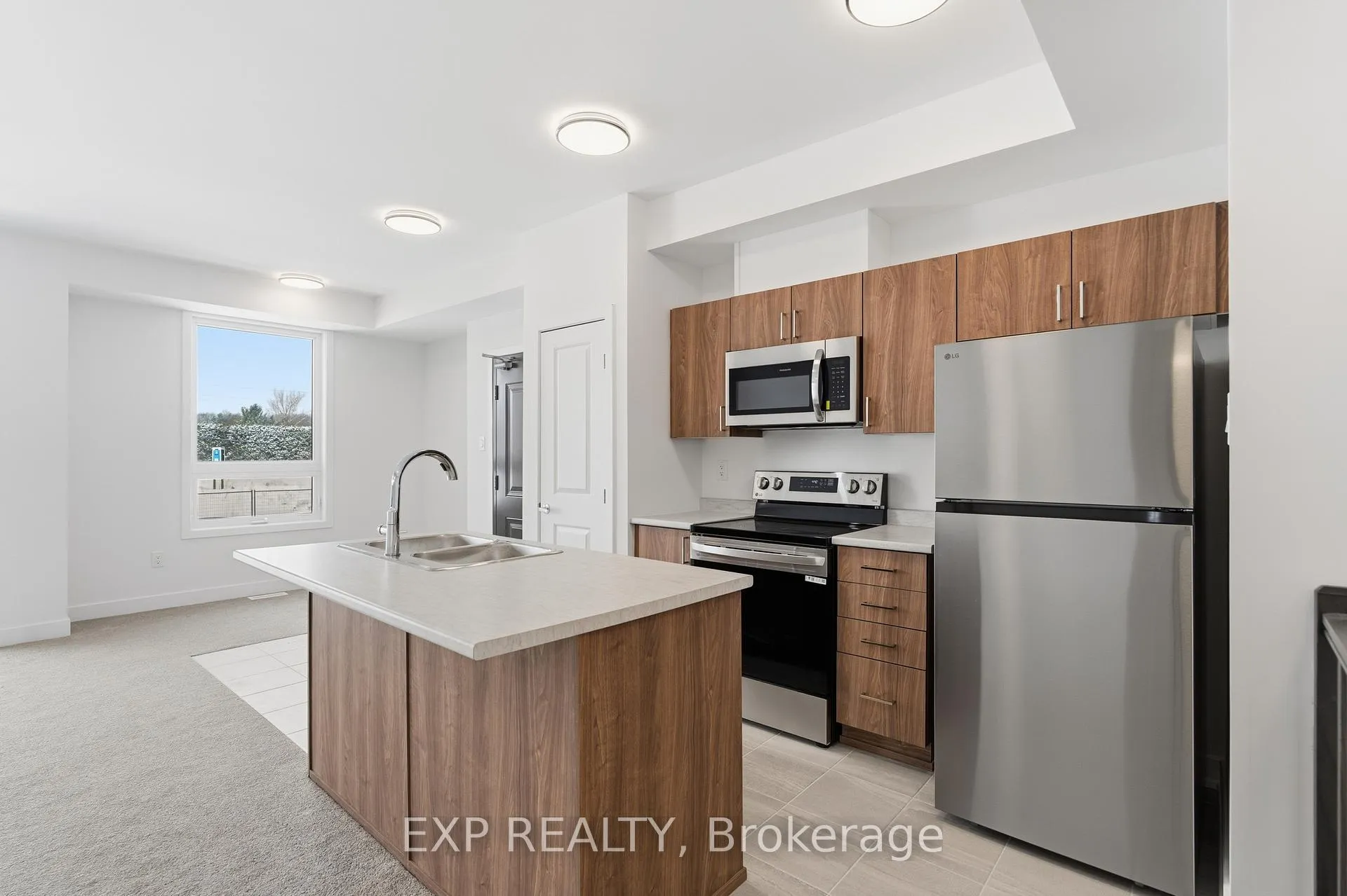 Photo 5 of 1007 Silhouette Private, Ottawa, Barrhaven - Cedargrove/Fraserdale — HOMEH