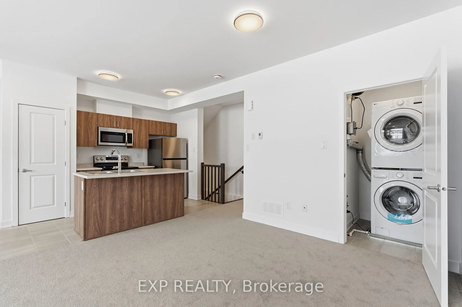 Photo 7 of 1007 Silhouette Private, Ottawa, Barrhaven - Cedargrove/Fraserdale — HOMEH